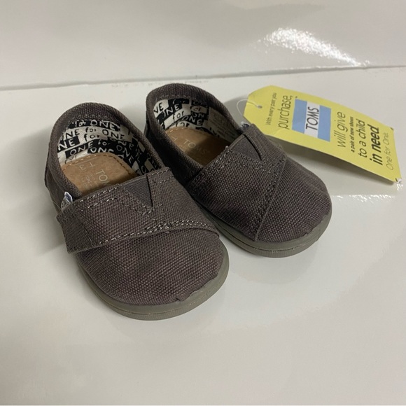 Toms Other - Toms NWT Toddler Shoes 3T